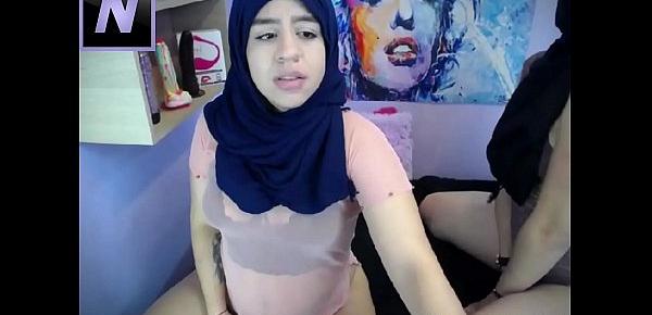  2 Lesbian Muslim Girls Kissing on Webcam Showing Arab Ass | Naseera